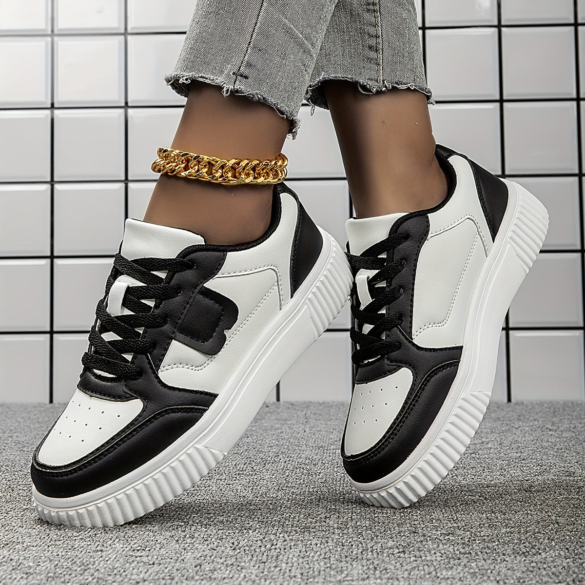 Sneakers de Moda Leves para Mulheres Plus Size - Bloco de Cores Bicolor, Sola Grossa Casual com Design de Cadarço e Bico Redondo, Forro de Malha Respirável e Sola EVA Durável para Todas as Estações